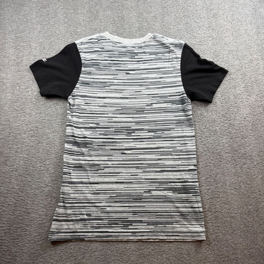 Nike Pocket T-Shirt Men's Small Gray Black Striped Slim Fit Colorblock Tee - Picture 8 of 8